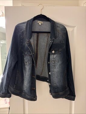 Denim Jacket in Faded Blue